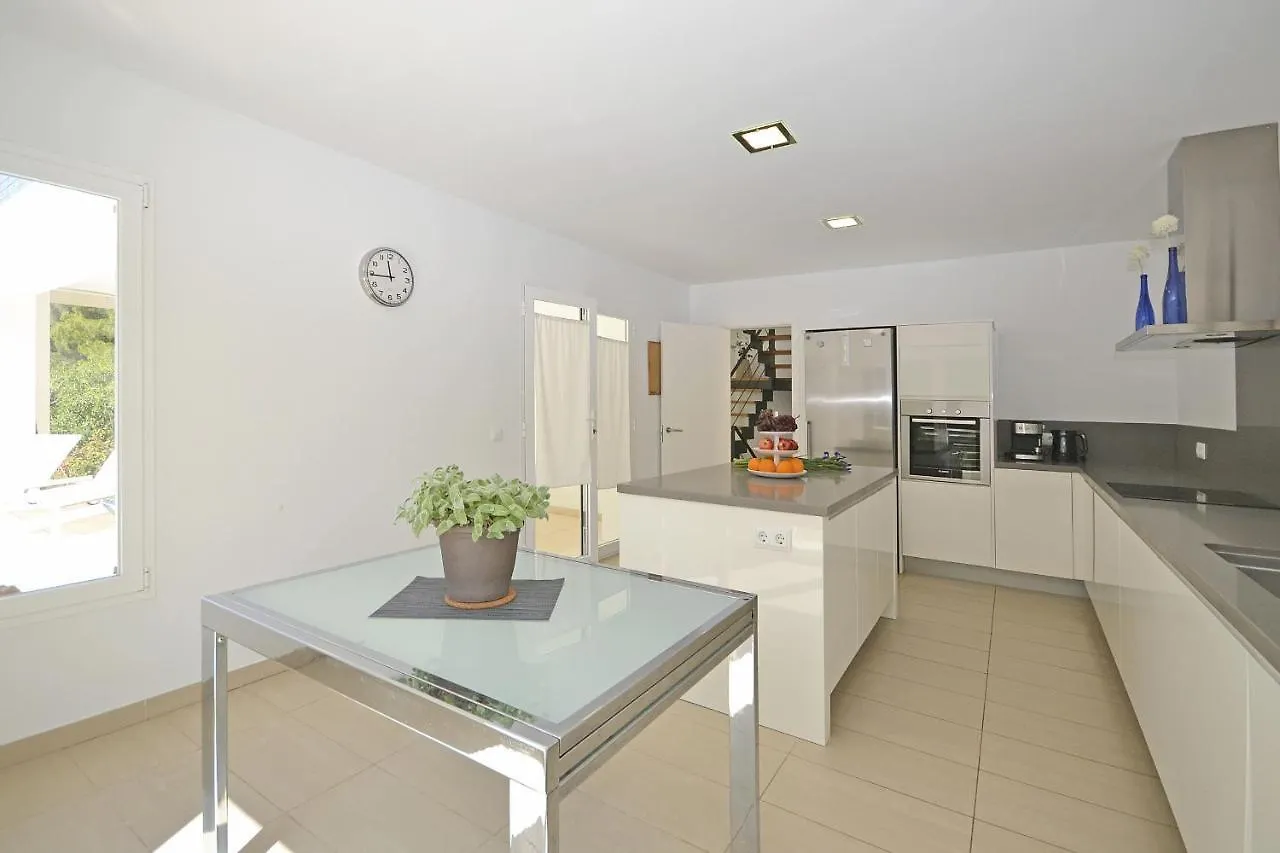 Chalet Villa Carritx 4 Pax Capdepera
